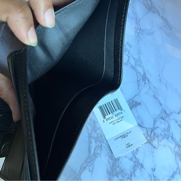 3 in 1 Coach Wallet - Picture 5 of 6